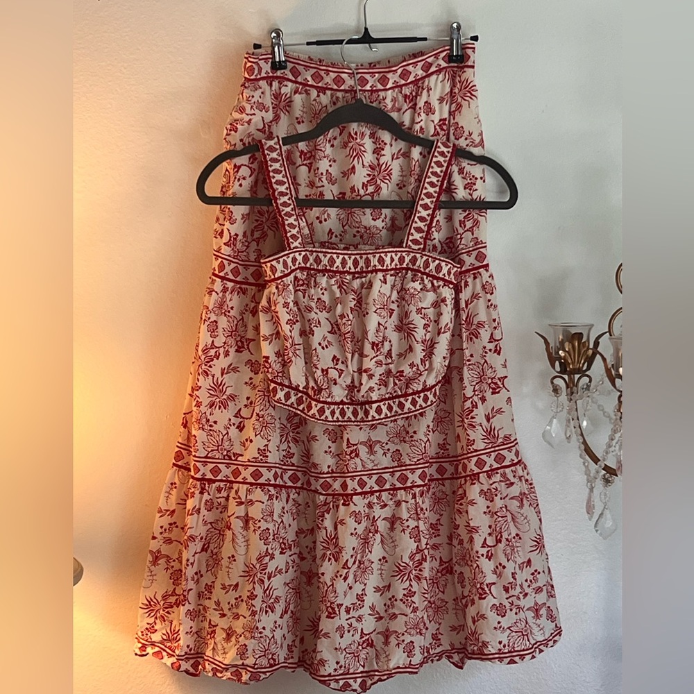 Skirt sets, Never worn.
100% Cotton.